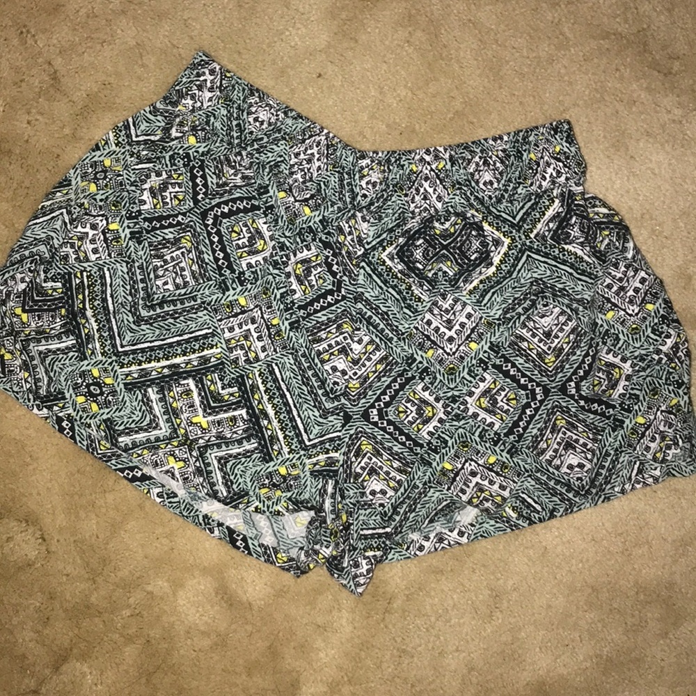 EUC geometric print swing shorts